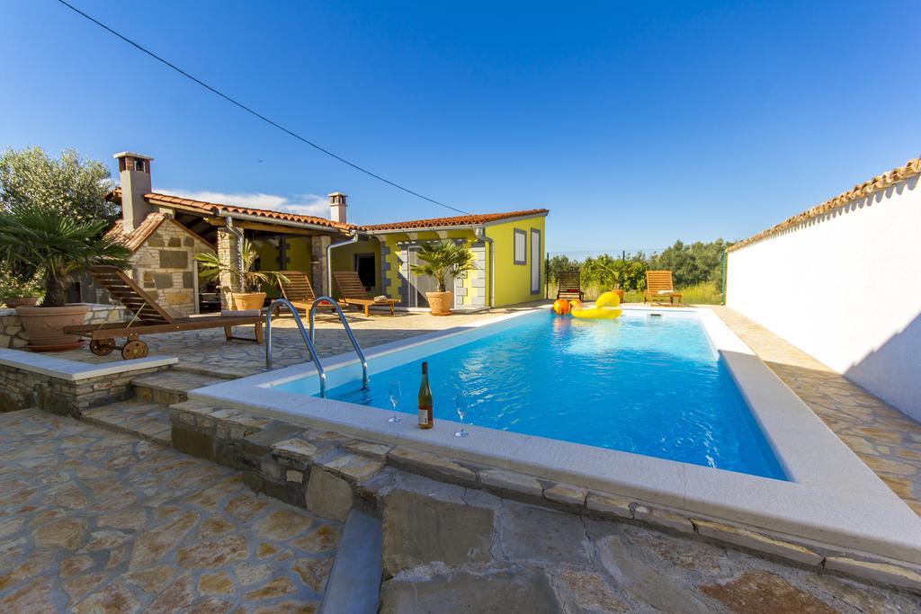 Holiday Home Bukovac Pula Exterior foto