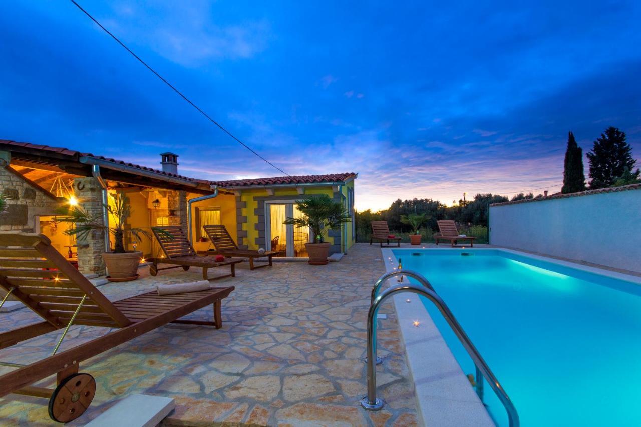 Holiday Home Bukovac Pula Exterior foto