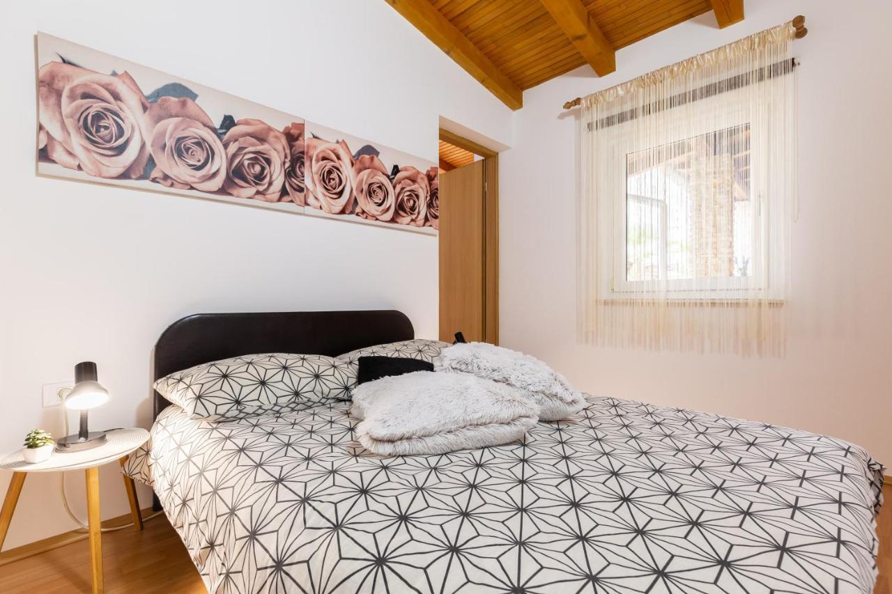 Holiday Home Bukovac Pula Exterior foto